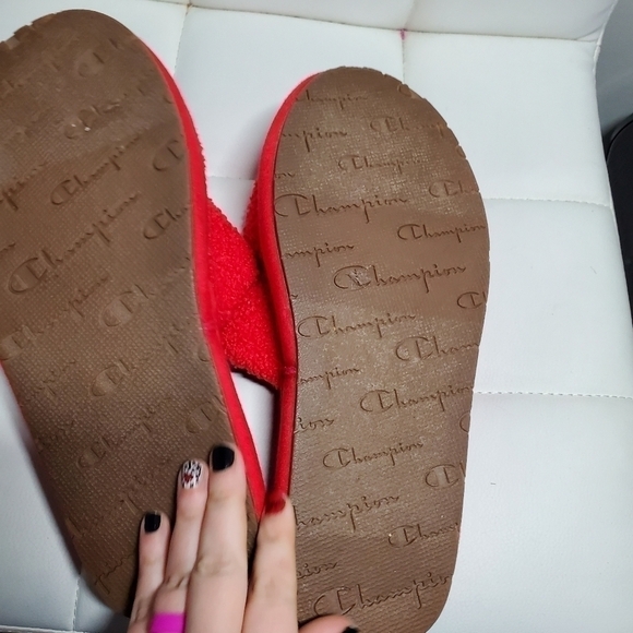 CHAMPION Slipper Slides in Red with Logo - Picture 5 of 7